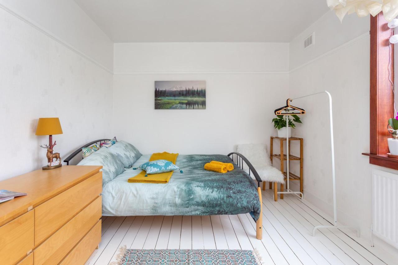 Bright & Spacious Double Room With Garden View- Close To Airport & City Centre EDI Buitenkant foto