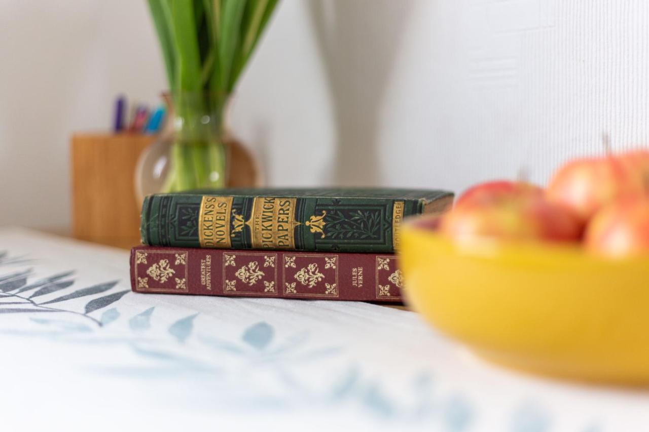 Bright & Spacious Double Room With Garden View- Close To Airport & City Centre EDI Buitenkant foto